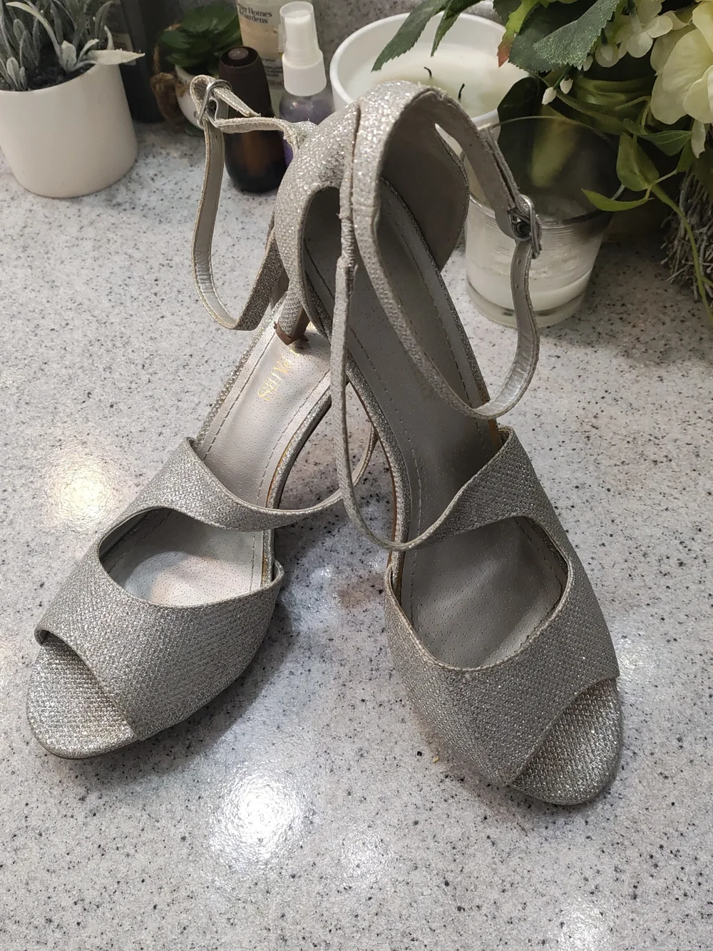 Dream Pairs🎇✨Glittery Silver Women’s Peep-Toe Heel Sandals